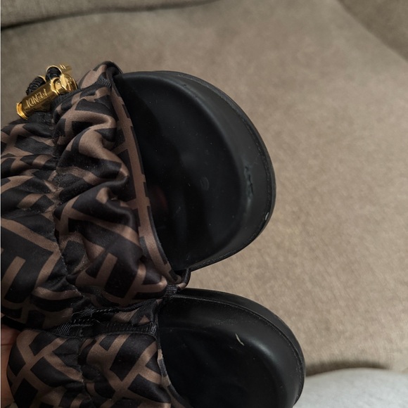 Fendi Black and Brown Geometric Slide Sandals - Picture 6 of 6